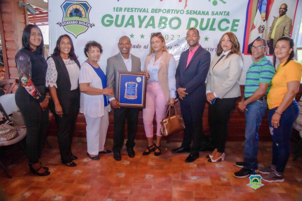 Alcalde de Guayabo Dulce dedica primer Festival Deportivo Semana Santa Guayabo Dulce a profesor Porfirio Guerrero